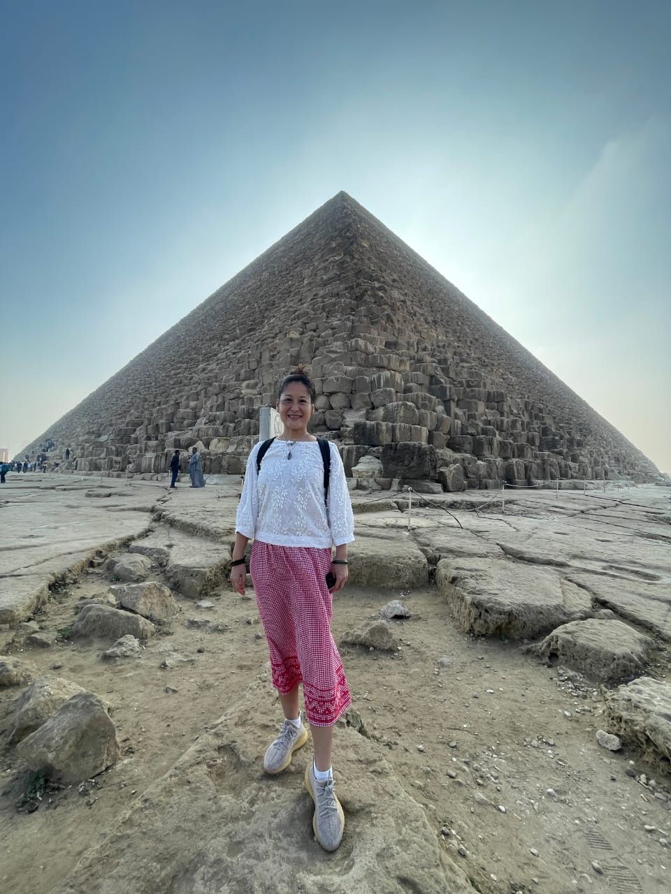 Jacqueline in front of the Great Pyramid of Giza
